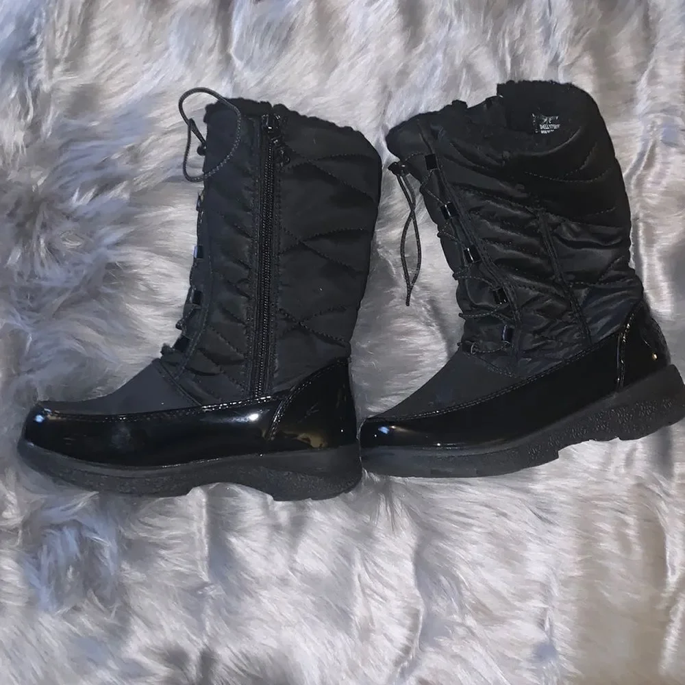 Totes snow boots. Size 2.